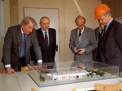 Les cadres Elis se réunissant autour d'un projet